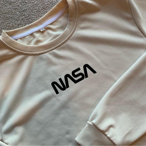 SHEIN | NASA Pullover Sweatshirt | CHAMPAGNE- SMALL - Picture 9 of 10